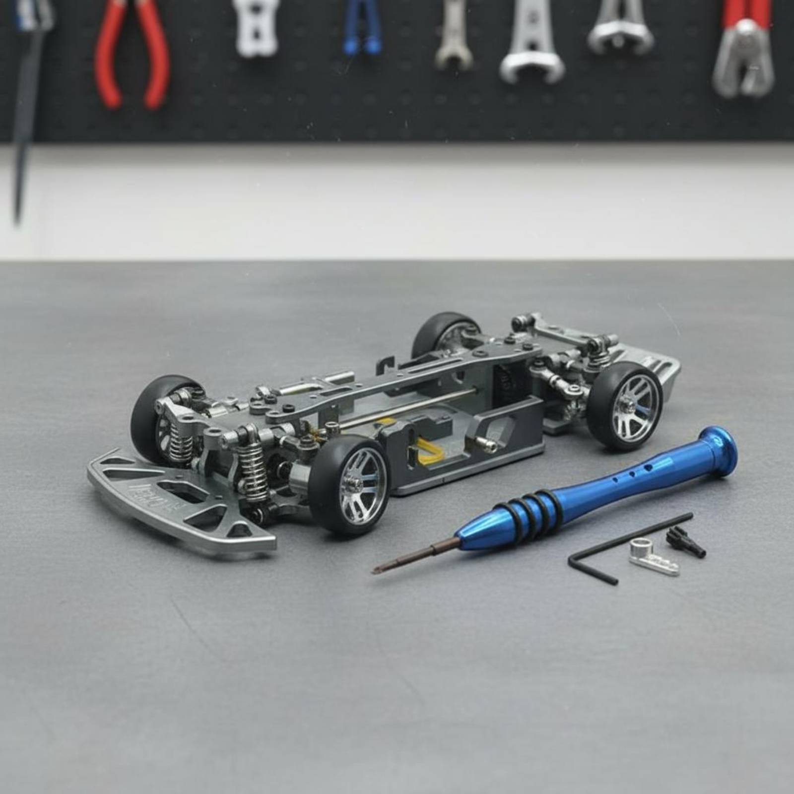 هيكل سيارة تحكم عن بعد بمقياس  - مراجعة Rc Drift Car Kit وسعره